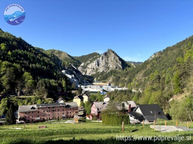 Pogled na Žerjav z vrha Ubranega parka.